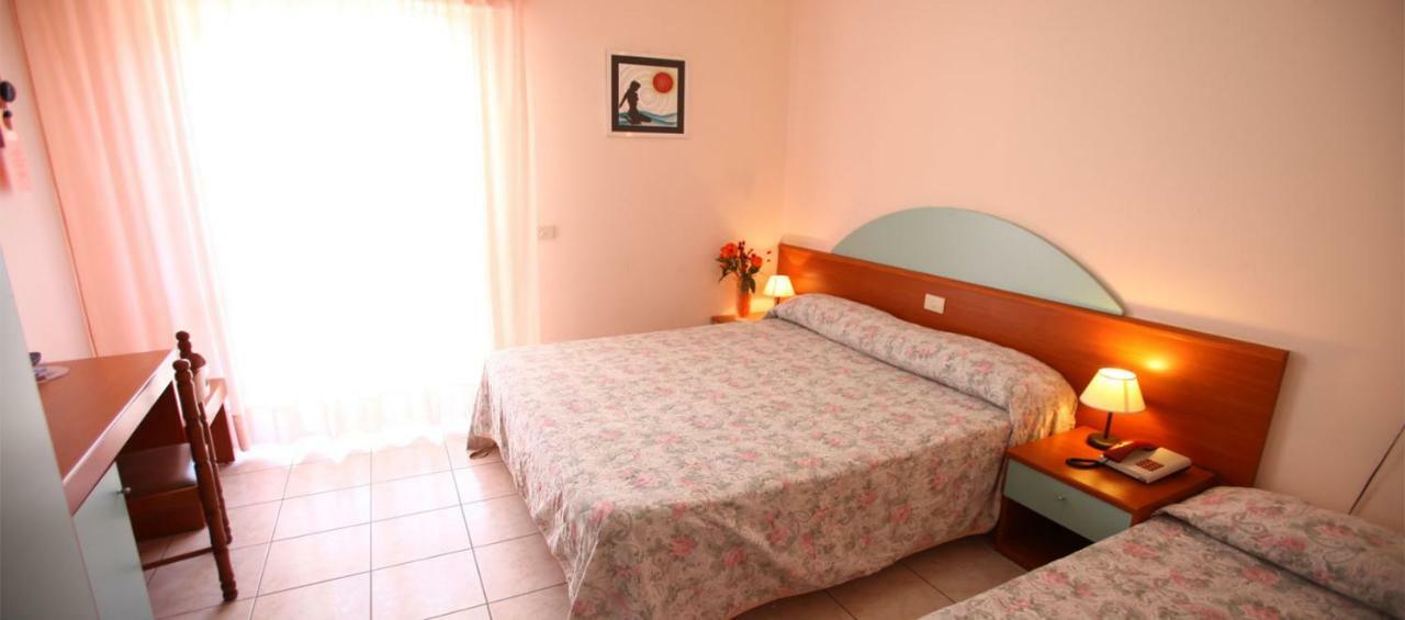 קמפומרינו Aloha Park Hotel מראה חיצוני תמונה